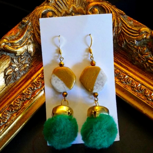 💥CAMELLO - Camel Swag PomPom Brass and Stone Hook Earrings - Picture 3 of 3